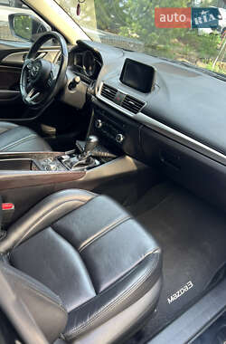 Седан Mazda 3 2017 в 