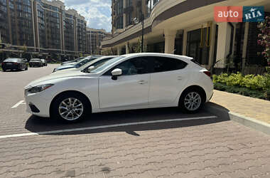 Хэтчбек Mazda 3 2015 в Киеве