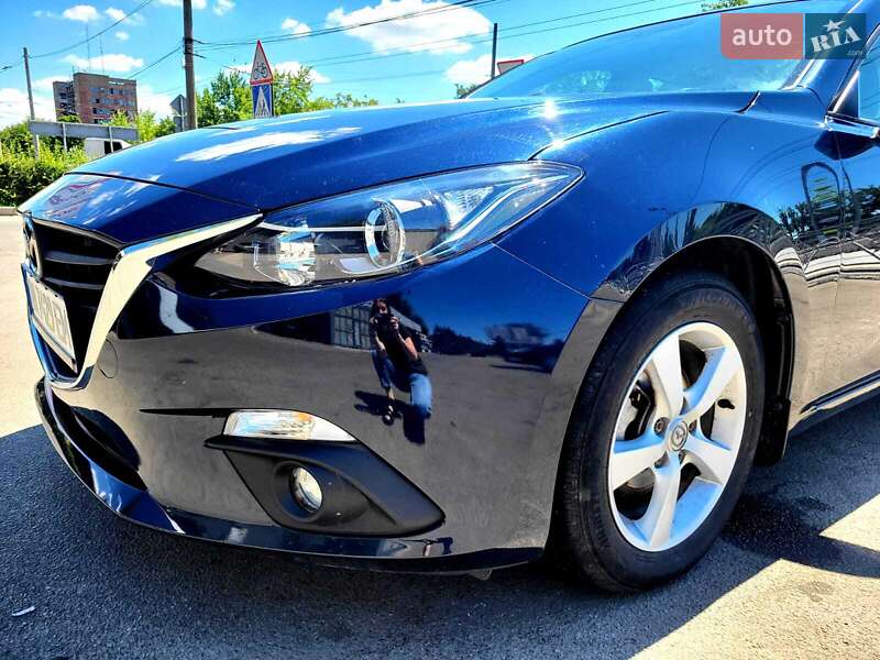 Седан Mazda 3 2016 в Кропивницком