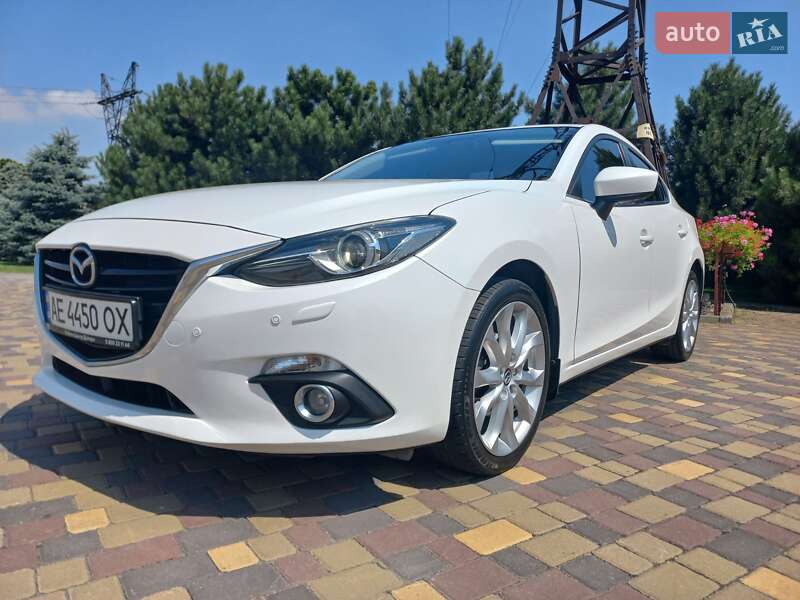 Седан Mazda 3 2016 в Днепре