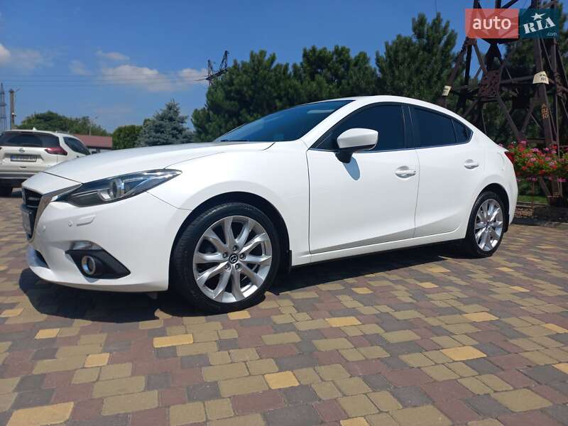 Седан Mazda 3 2016 в Днепре