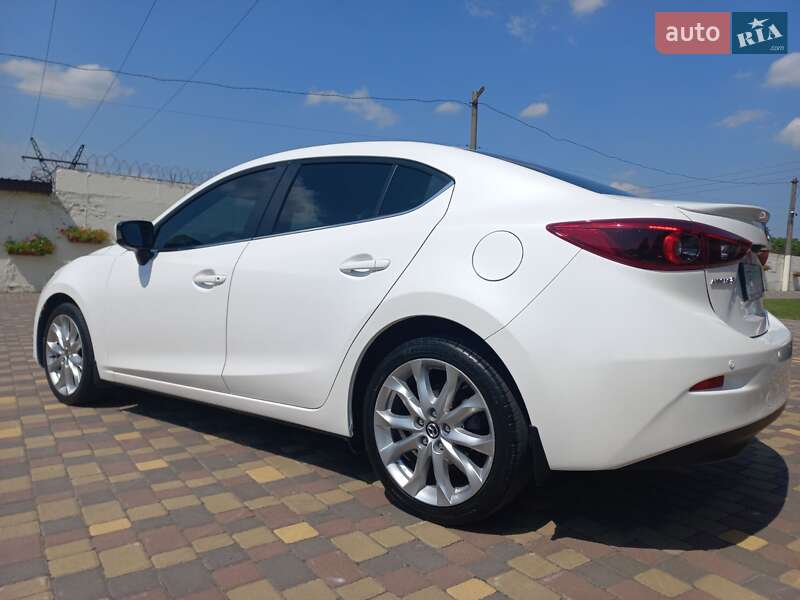 Седан Mazda 3 2016 в Днепре