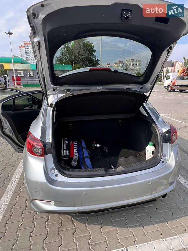 Хэтчбек Mazda 3 2017 в Киеве