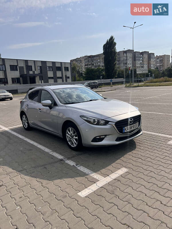 Хэтчбек Mazda 3 2017 в Киеве