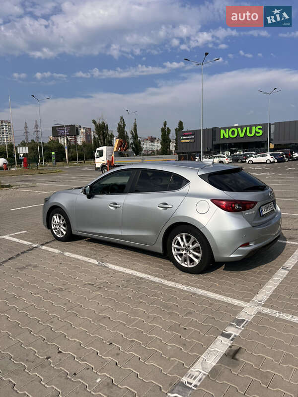 Хэтчбек Mazda 3 2017 в Киеве