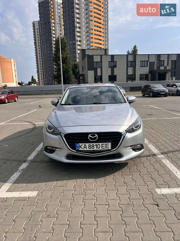 Хэтчбек Mazda 3 2017 в Киеве