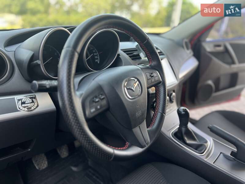 Хэтчбек Mazda 3 2012 в Запорожье