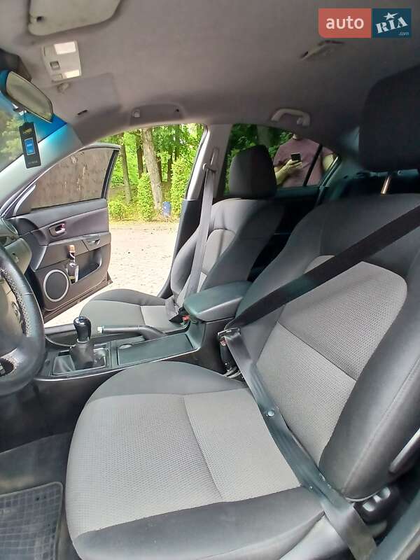 Седан Mazda 3 2006 в Трускавце