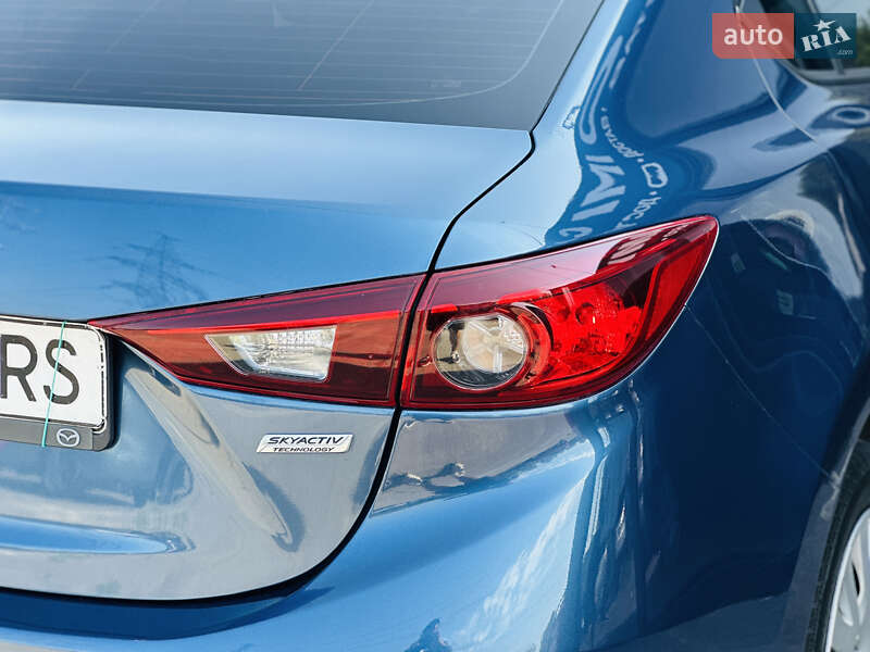 Седан Mazda 3 2016 в Харкові