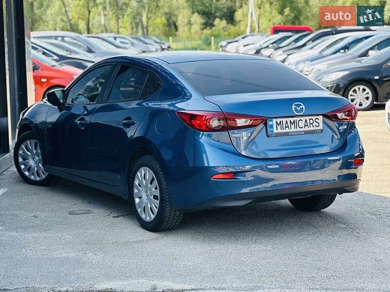 Седан Mazda 3 2016 в Харкові