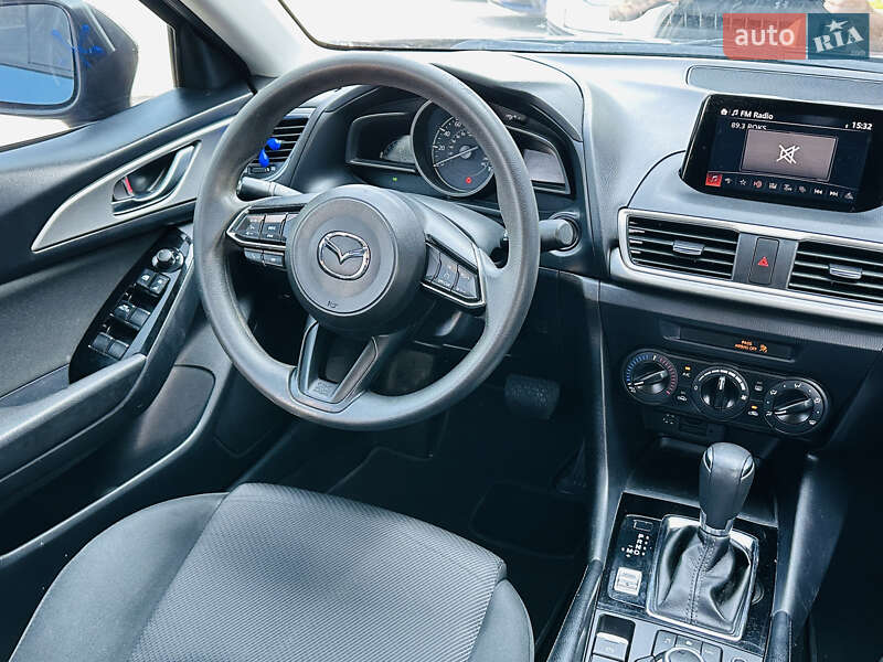 Седан Mazda 3 2016 в Харкові