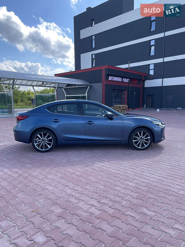 Седан Mazda 3 2017 в Рівному