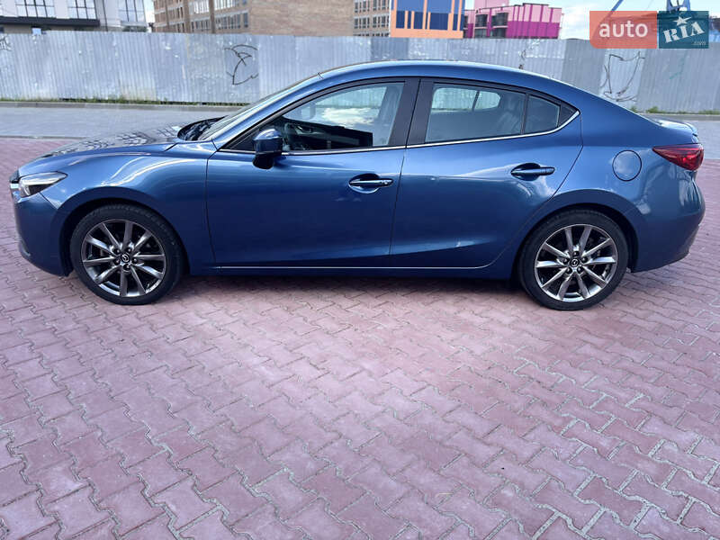Седан Mazda 3 2017 в Рівному