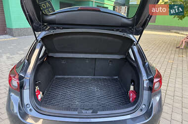 Хэтчбек Mazda 3 2015 в 
