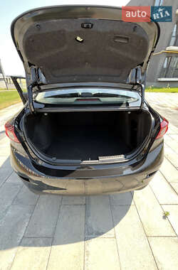 Седан Mazda 3 2015 в 