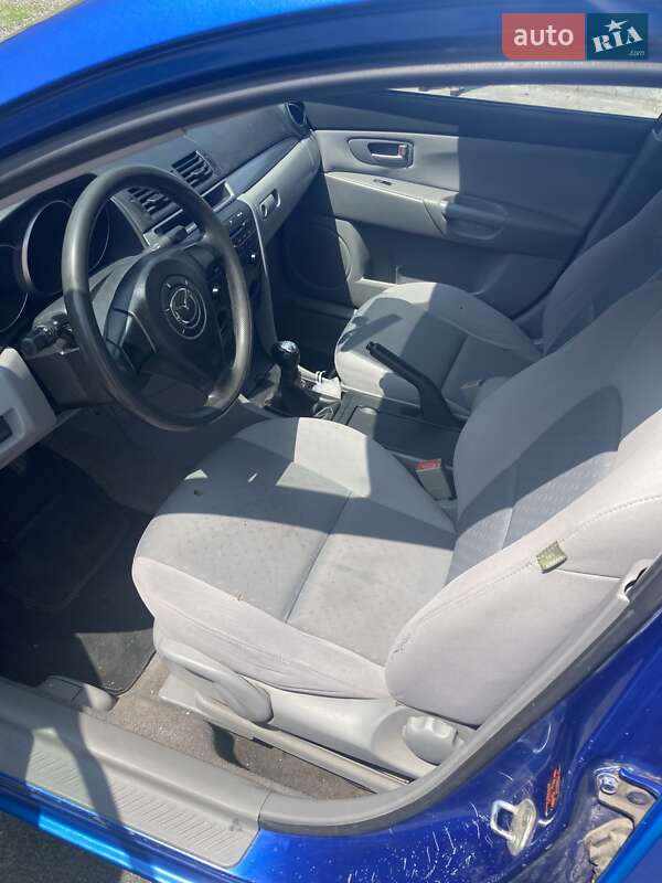 Седан Mazda 3 2004 в Запорожье
