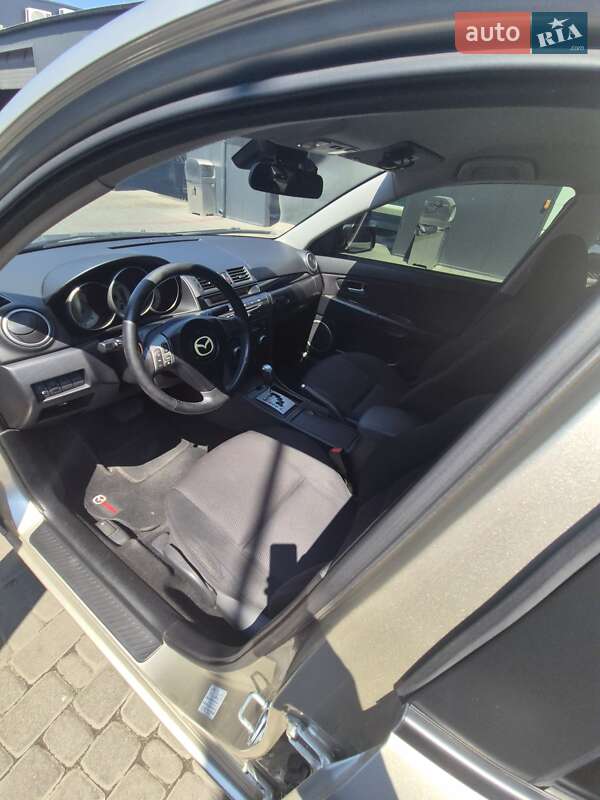 Седан Mazda 3 2006 в Днепре