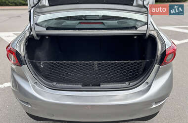 Седан Mazda 3 2014 в 