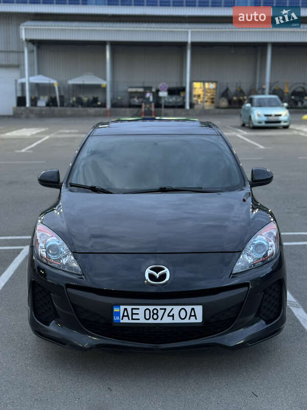 Седан Mazda 3 2012 в Дніпрі