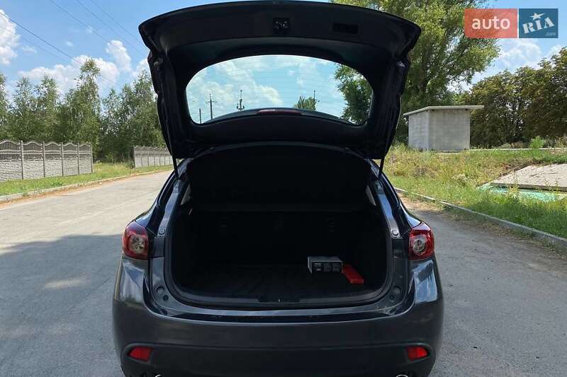 Хэтчбек Mazda 3 2015 в Киеве