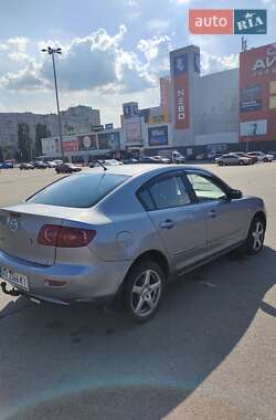 Седан Mazda 3 2004 в 