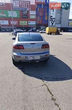 Седан Mazda 3 2004 в 