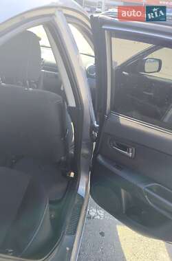Седан Mazda 3 2004 в 