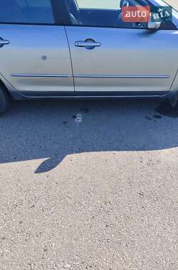 Седан Mazda 3 2004 в 