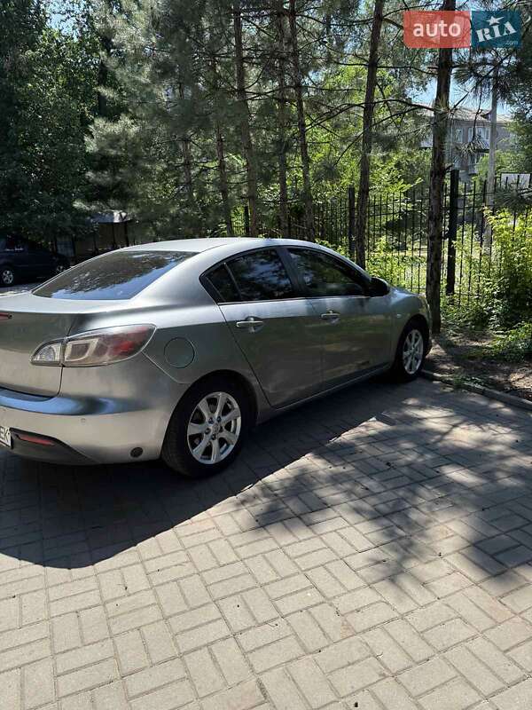 Седан Mazda 3 2011 в Запорожье