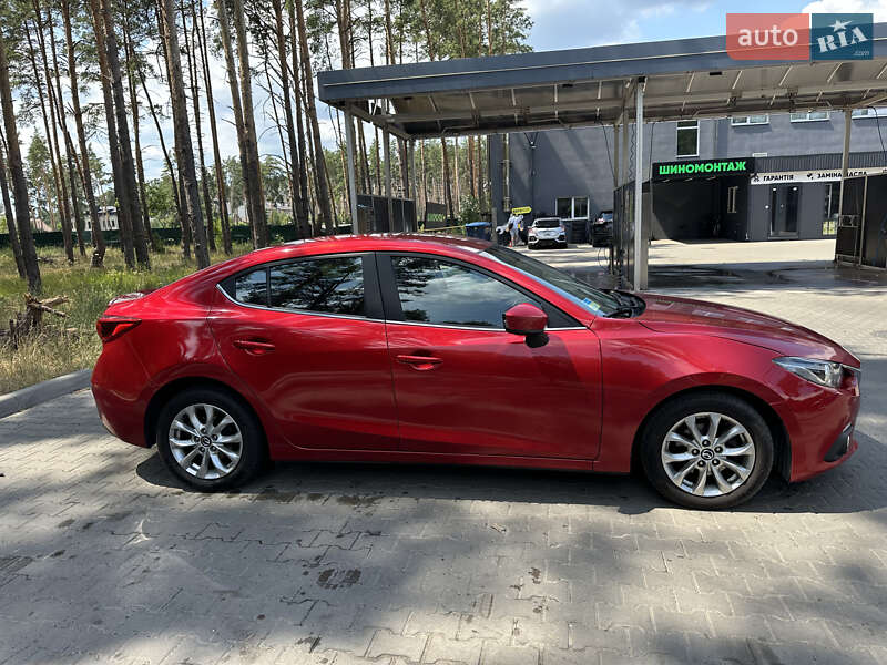 Седан Mazda 3 2015 в Киеве