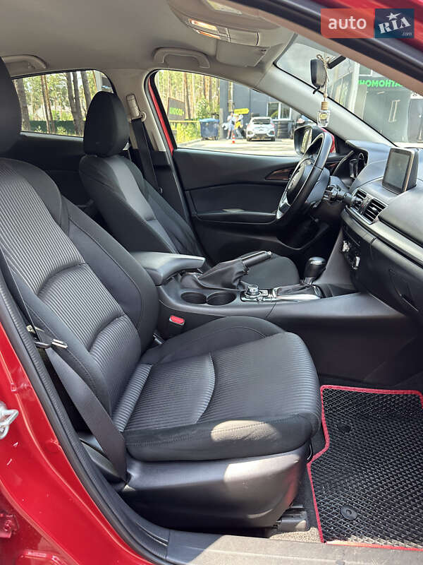 Седан Mazda 3 2015 в Киеве