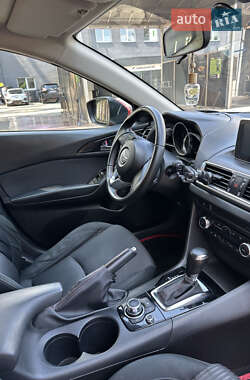 Седан Mazda 3 2015 в 