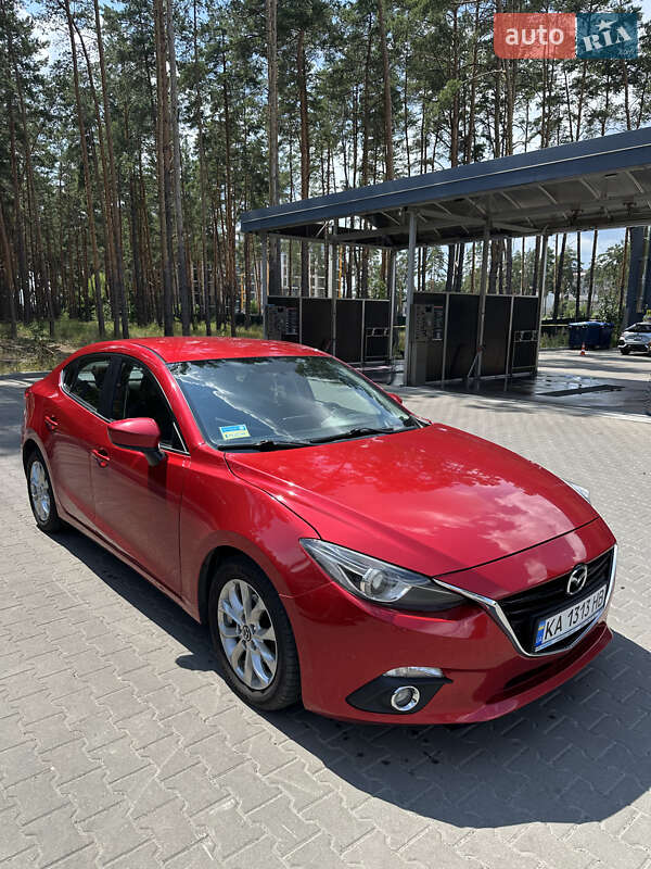Седан Mazda 3 2015 в Киеве