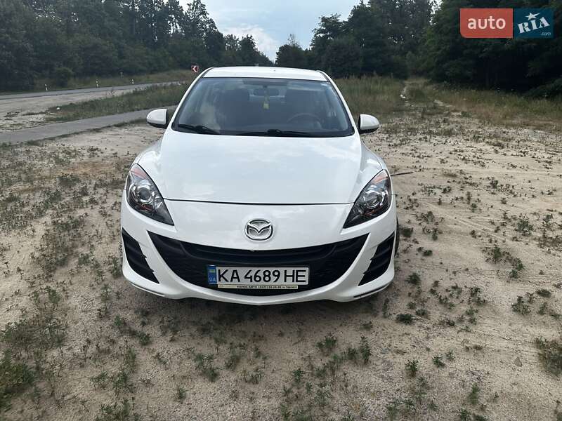 Седан Mazda 3 2010 в Киеве