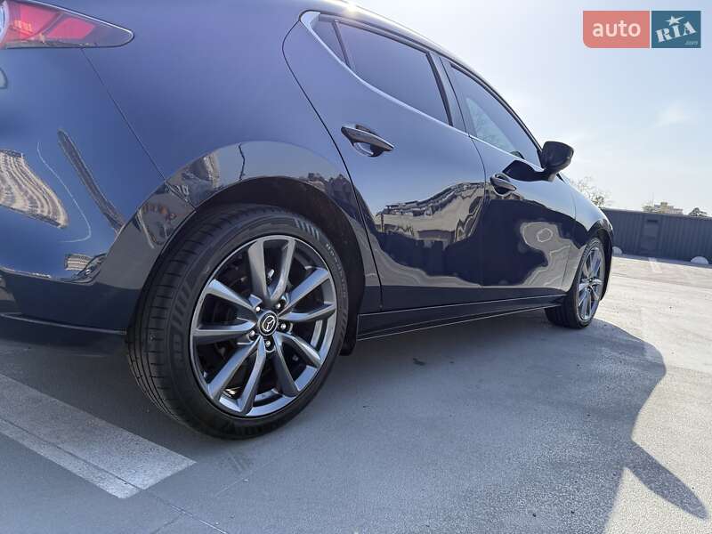 Хэтчбек Mazda 3 2019 в Киеве