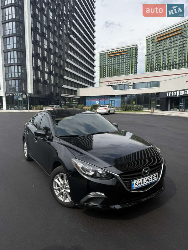 Седан Mazda 3 2015 в 
