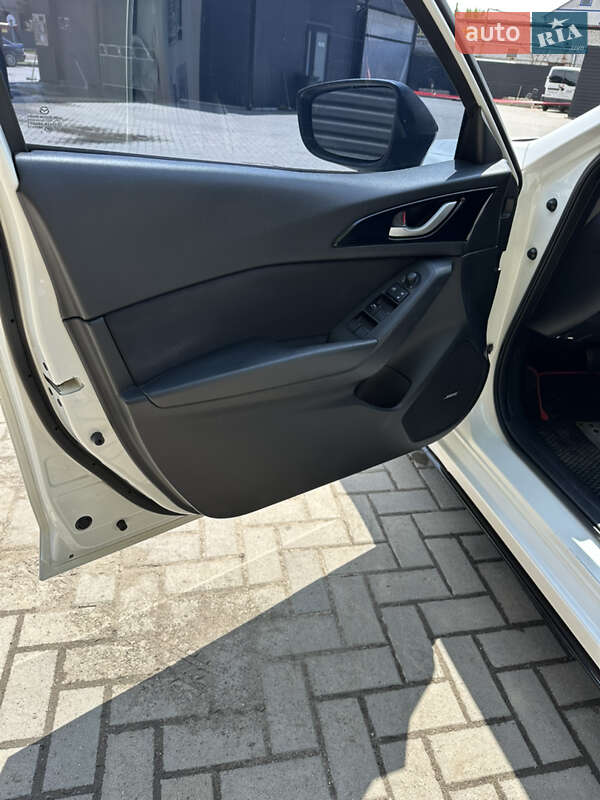 Хэтчбек Mazda 3 2013 в Ивано-Франковске