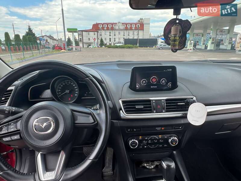 Седан Mazda 3 2018 в Киеве