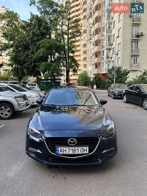 Седан Mazda 3 2016 в 