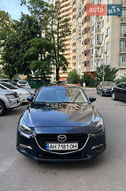 Седан Mazda 3 2016 в 