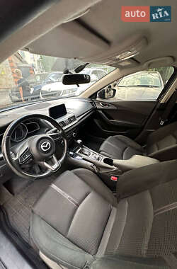 Седан Mazda 3 2016 в 