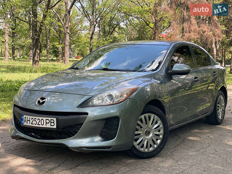 Седан Mazda 3 2012 в 