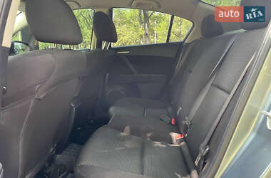 Седан Mazda 3 2012 в 