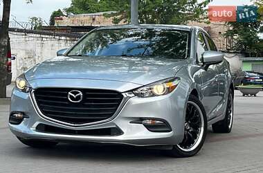 Седан Mazda 3 2017 в 