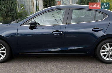 Седан Mazda 3 2017 в Києві