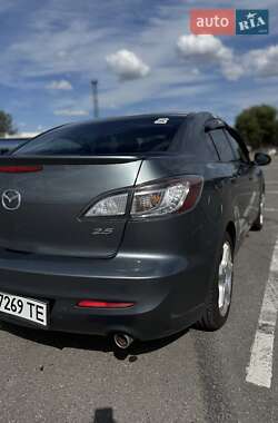 Седан Mazda 3 2011 в 