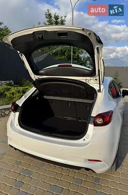 Хэтчбек Mazda 3 2014 в 