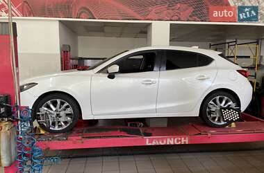 Хэтчбек Mazda 3 2015 в 