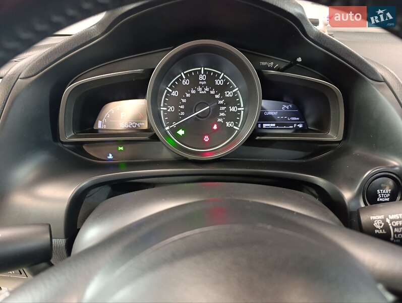 Седан Mazda 3 2016 в Киеве