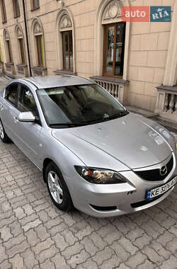 Седан Mazda 3 2004 в 